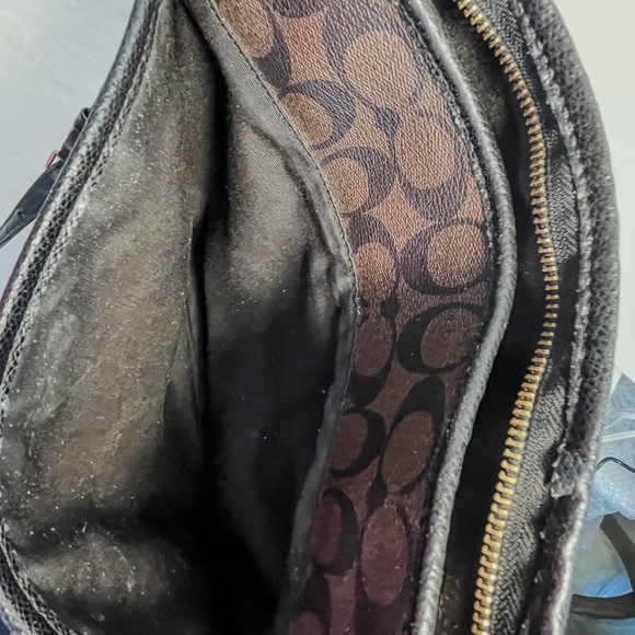 Coach Peyton Signature Crossbody Bag - Picture 4 of 6